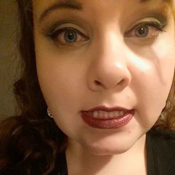 Meet your Posher, Ariel - Picture 2 of 2